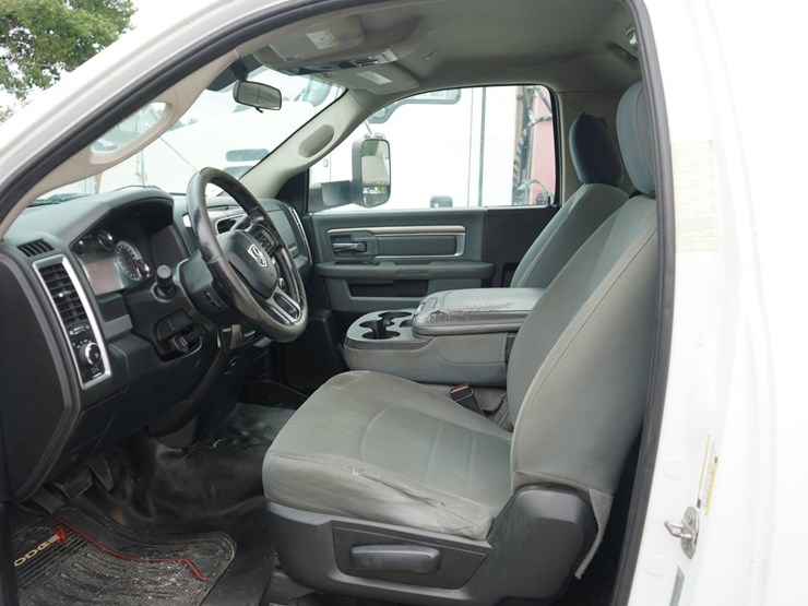 2018-dodge-ram-5500-image-13