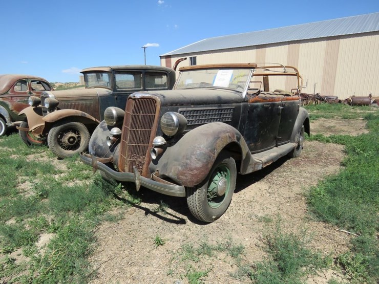 1935-ford-4dr-phaeton-image-1
