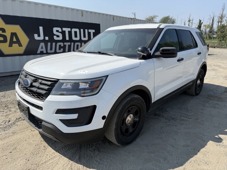 2016-ford-explorer-image-1