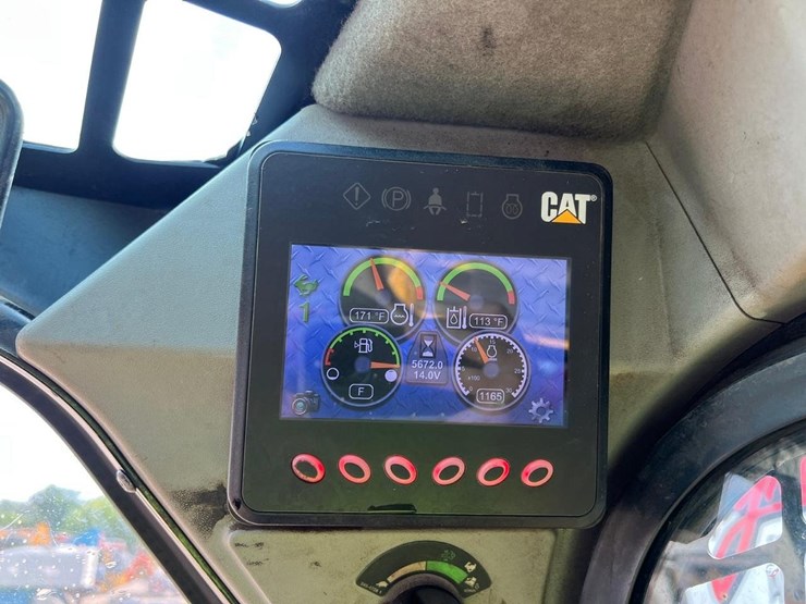 2017-caterpillar-262d-image-21