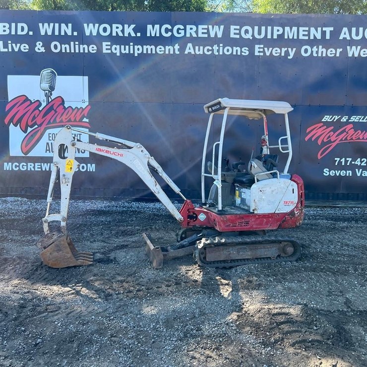 2017 TAKEUCHI TB216