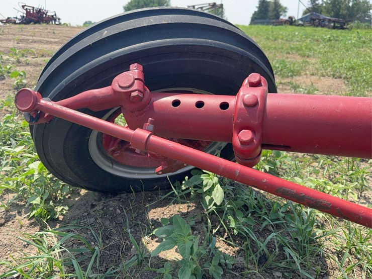 farmall-100-series-front-end-image-11