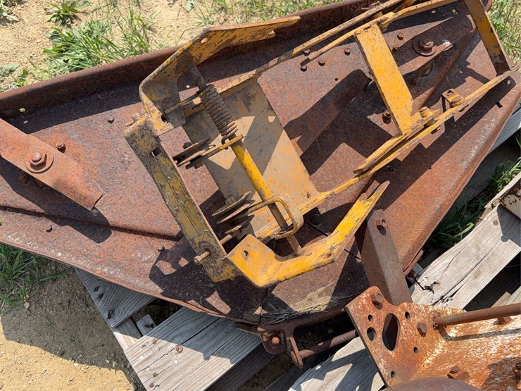 cub-cadet-mower-deck-image-7