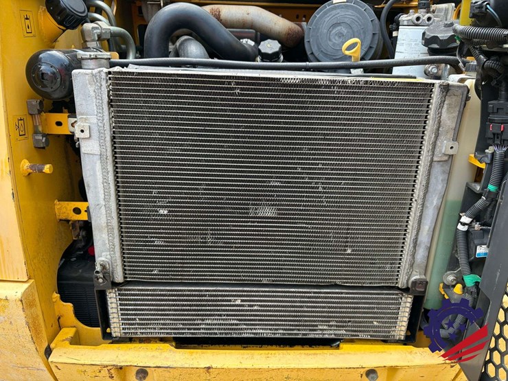 new-holland-c227-image-40