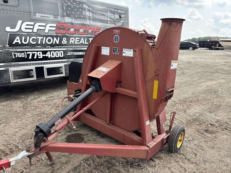 new-holland-f62b-image-1