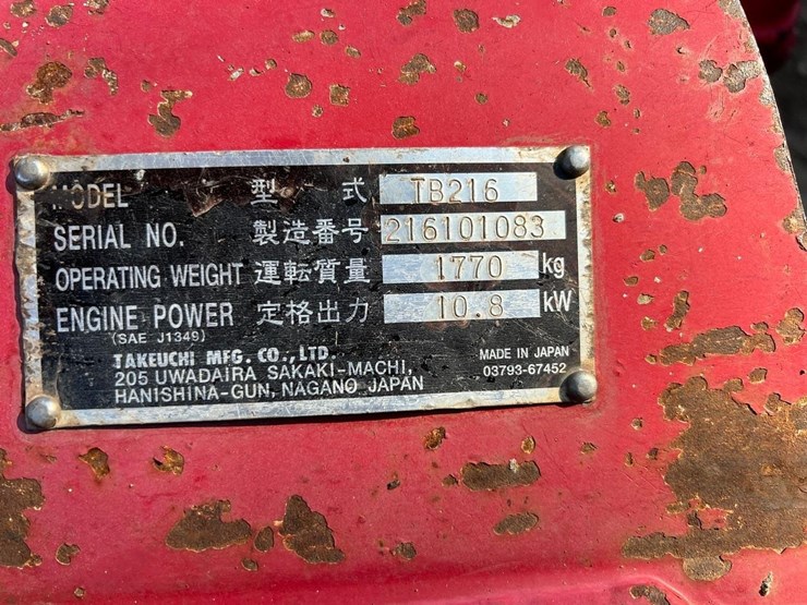 2017-takeuchi-tb216-image-13