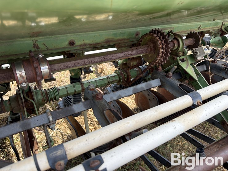 john-deere-8300-image-12