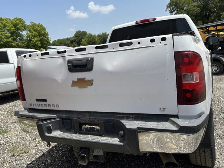 2011-chevrolet-silverado-2500-image-5