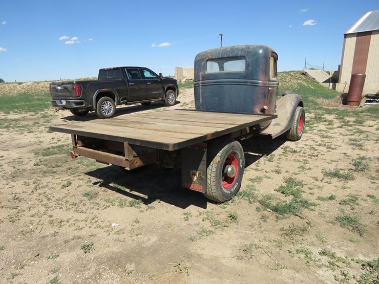 1937-ford-bb-flatbed-truck-image-7
