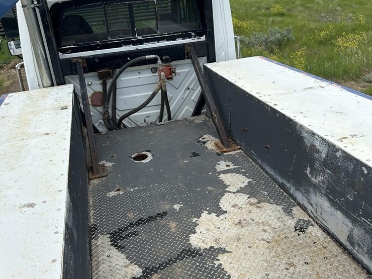 2003-international-durastar-4300-image-45