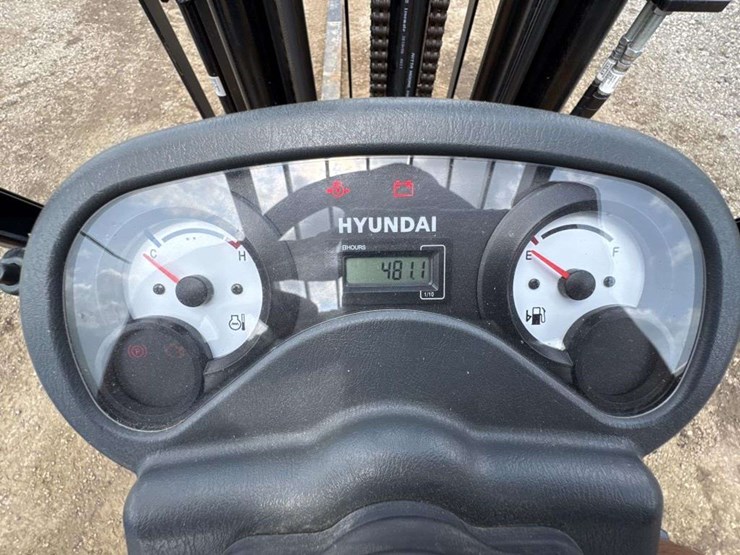 2021-hyundai-25lc-7a-image-16