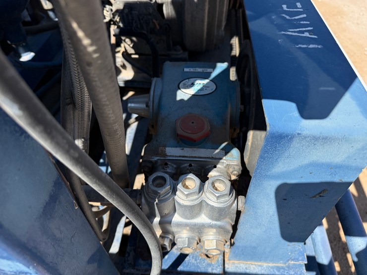 meyers-4-station-4-bottle-diesel-powered-accumulator-closing-unit,-skidded-image-10