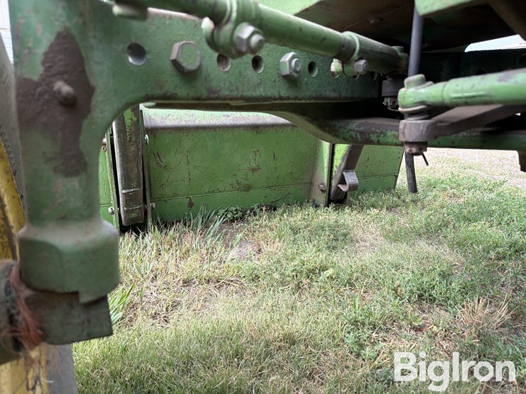 1975-john-deere-1530-image-13