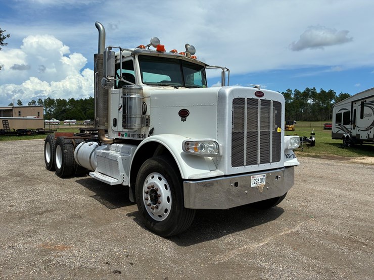 2015-peterbilt-379-image-2