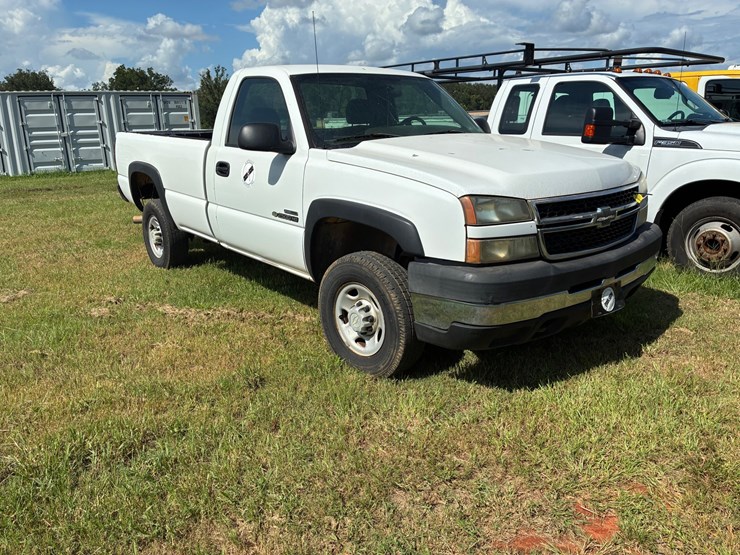 2006-chevrolet-2500-image-3