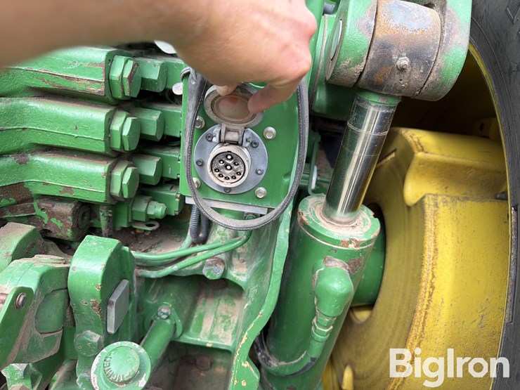 1997-john-deere-8400-image-16