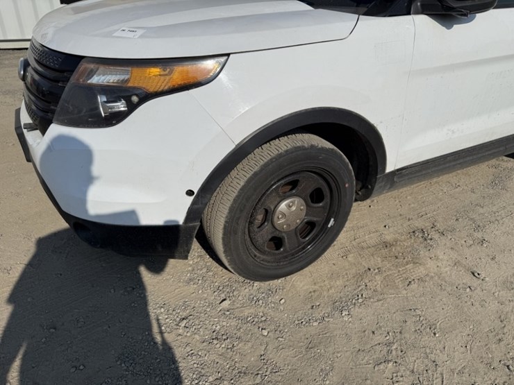 2015-ford-explorer-image-9