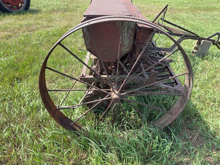 mccormick-deering-grain-drill-image-15