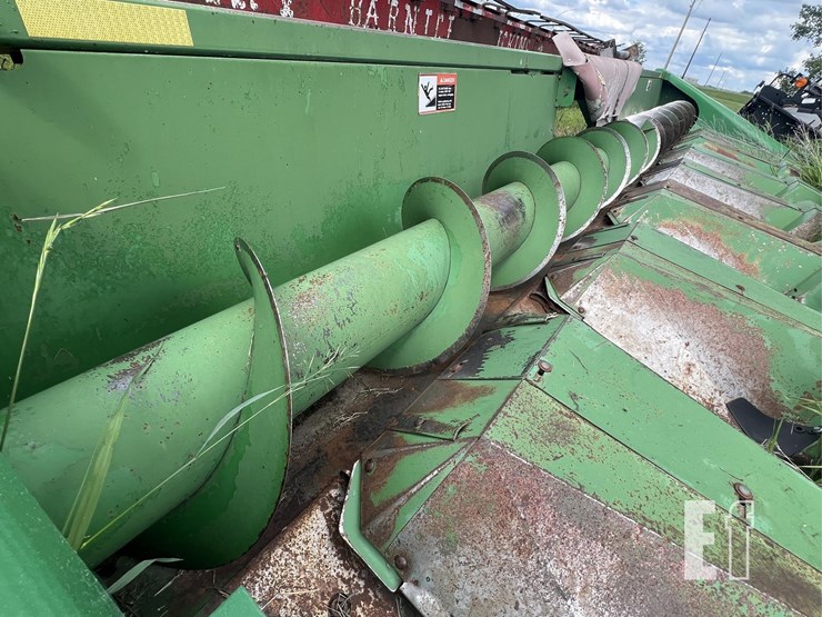 john-deere-844-image-8