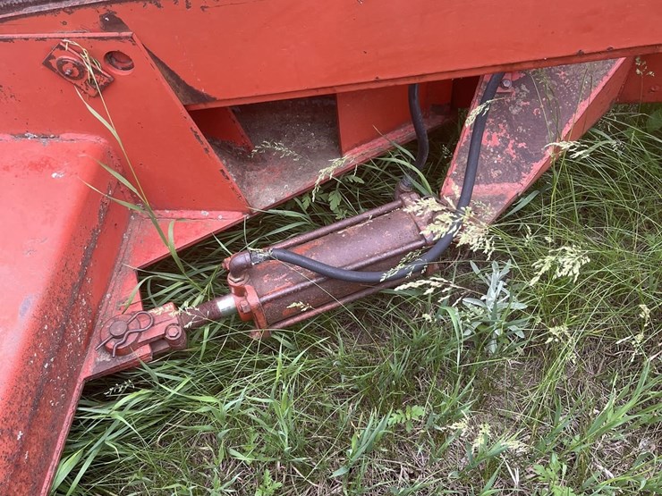new-holland-85-image-6