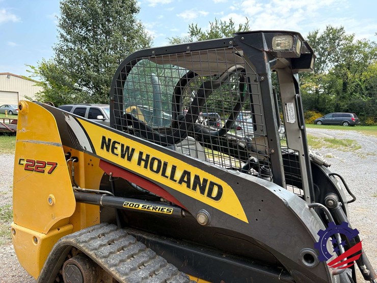 new-holland-c227-image-18
