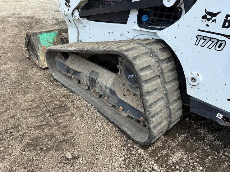 2022-bobcat-t770-image-18