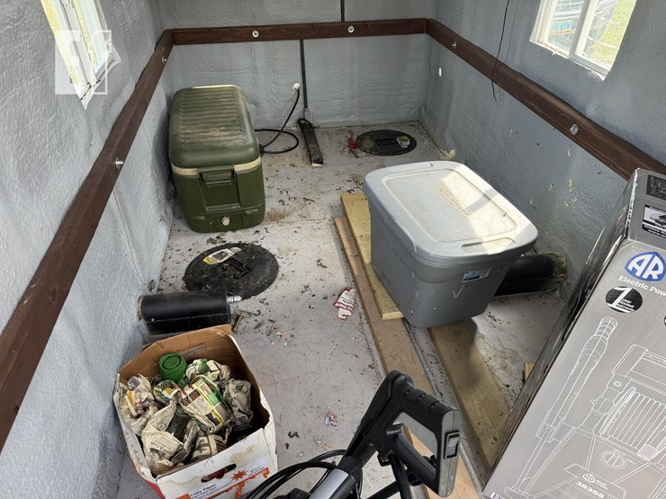 dak-shack-portable-fish-house-image-6