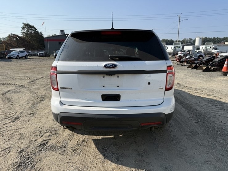 2015-ford-explorer-image-5