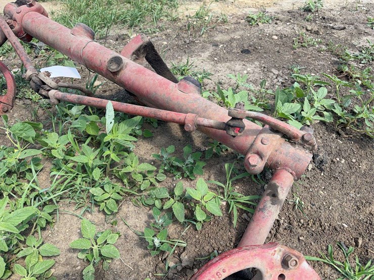 farmall-c-and-200-wide-front-end-image-3