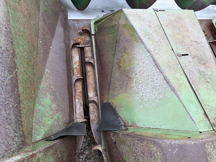 john-deere-444-image-10