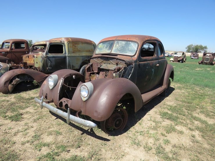 1937-ford-coupe-image-3