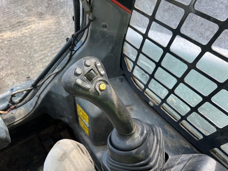 2021-bobcat-t66-image-24