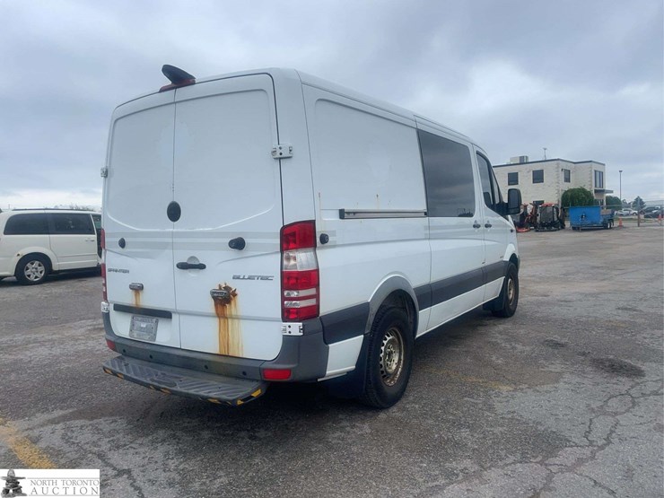 2015-mercedes-benz-sprinter-2500-image-5
