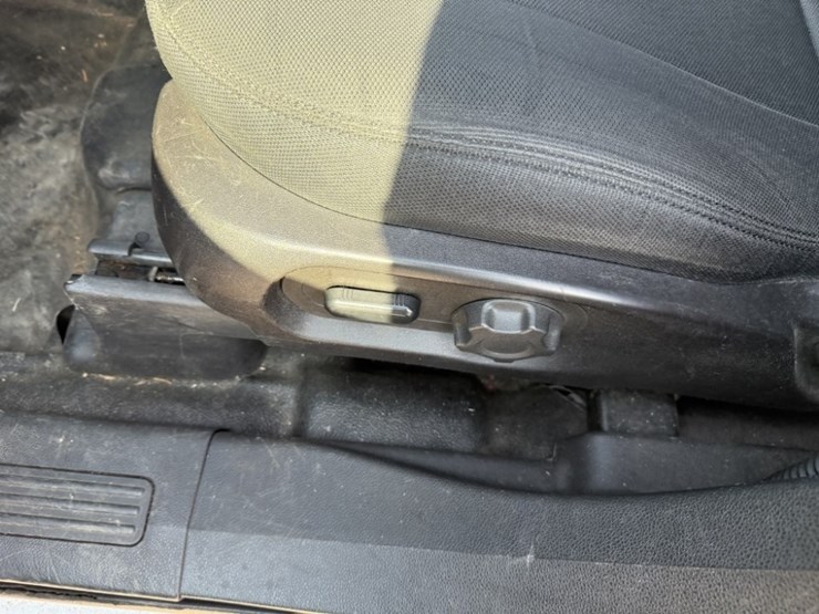 2015-ford-explorer-image-23