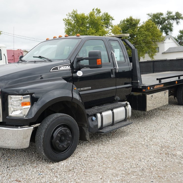 2017 FORD F650
