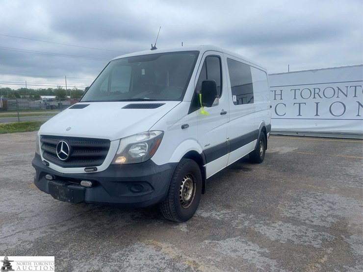 2015-mercedes-benz-sprinter-2500-image-1