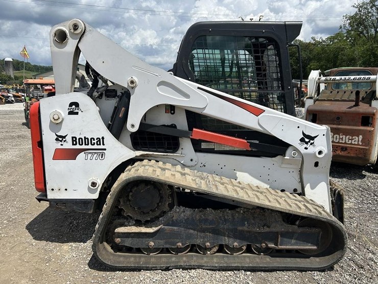 2022-bobcat-t770-image-6