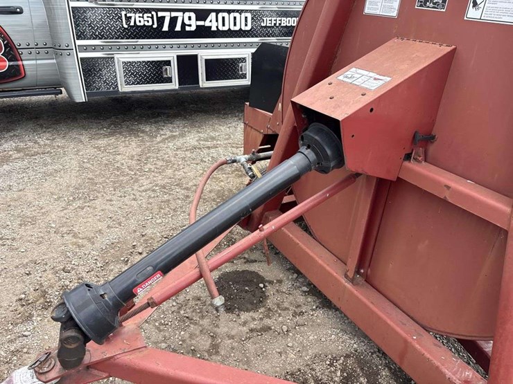 new-holland-f62b-image-7