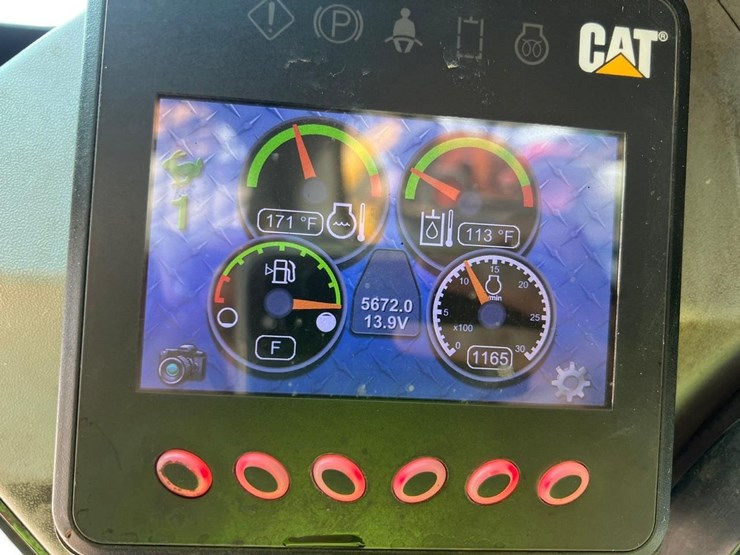2017-caterpillar-262d-image-22