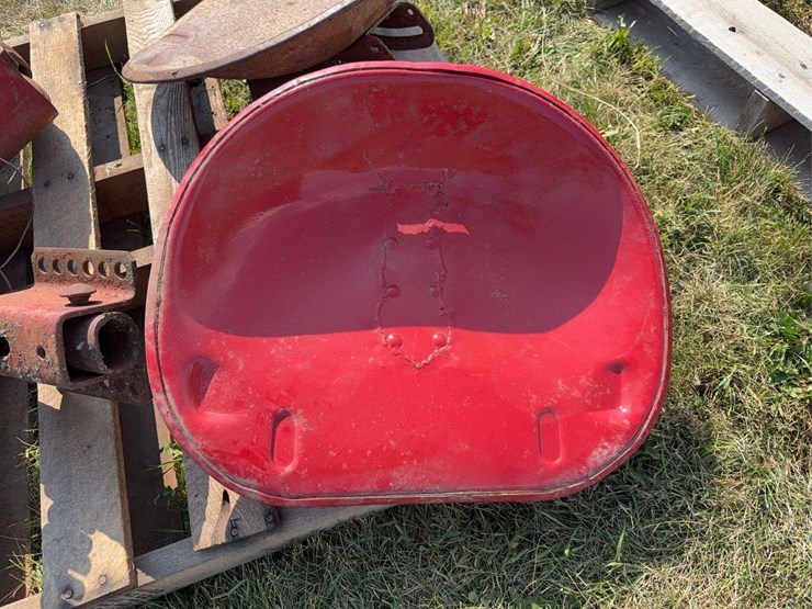 farmall-seat-pans,-battery-box,-pto-shield,-and-lights-image-7