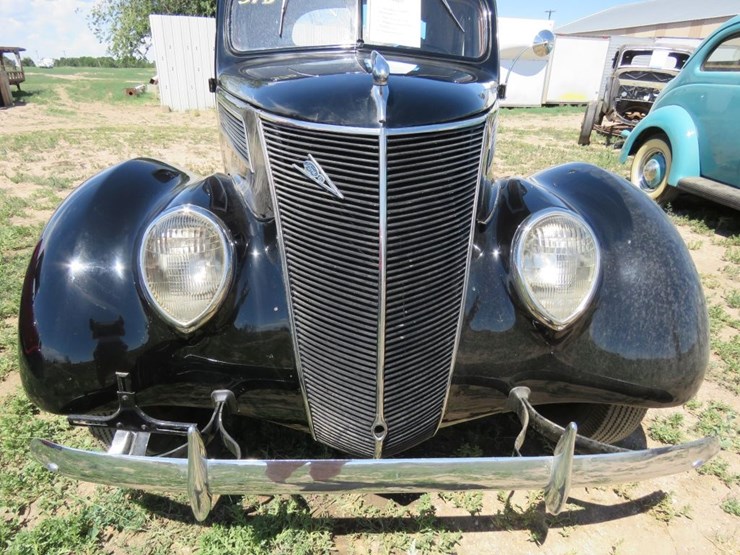 beautiful-1937-ford-coupe-image-3