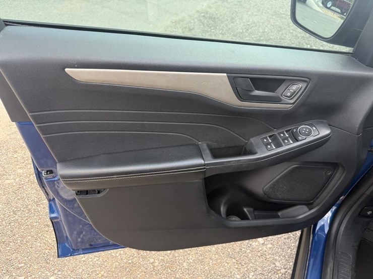 2022-ford-escape-image-7