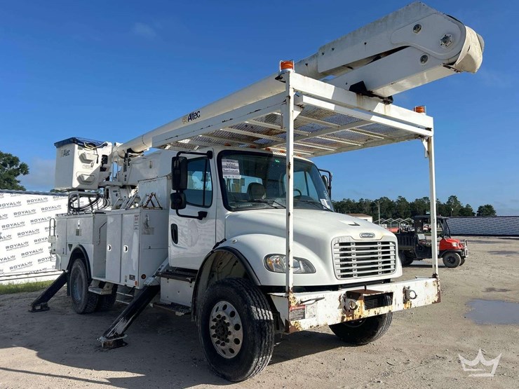 2014-freightliner-m2-106-image-2