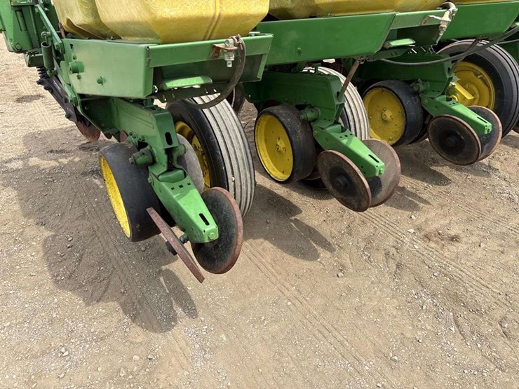 john-deere-7000-image-7