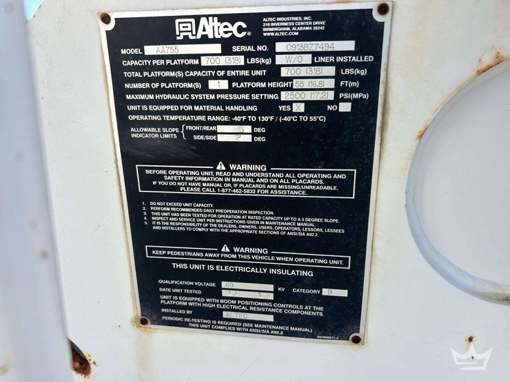 2014-freightliner-m2-106-image-22