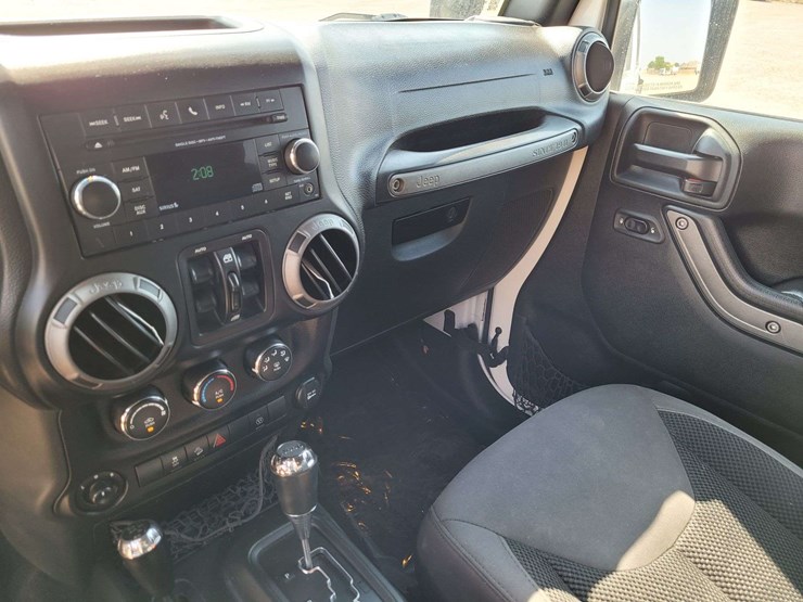 2017-jeep-wrangler-image-15