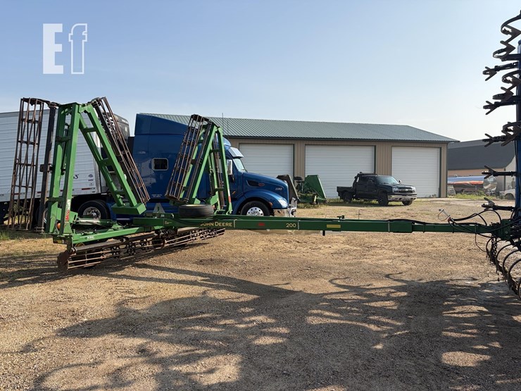 john-deere-200-image-5