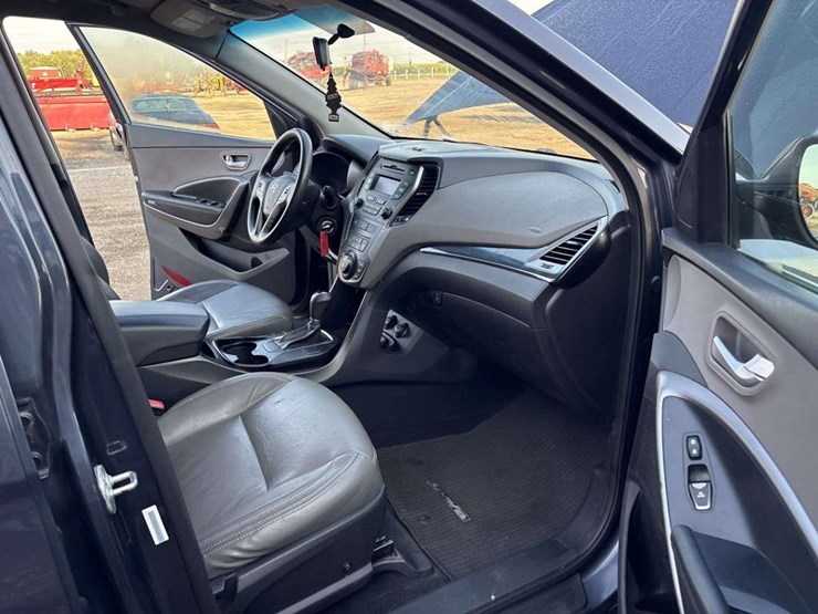 2015-hyundai-santa-fe-image-14