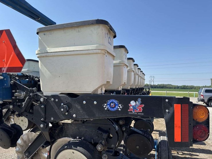 kinze-3500-image-23