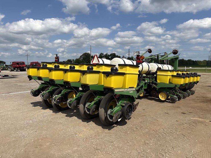 john-deere-7200-image-4